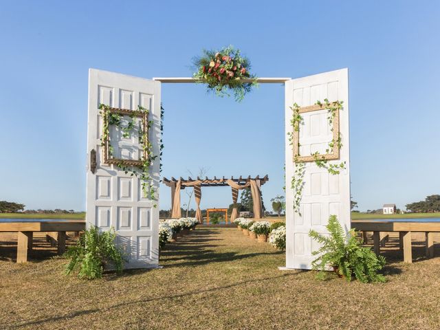 O casamento de Dener e Caliandra  em Balneário Gaivota, Santa Catarina 9