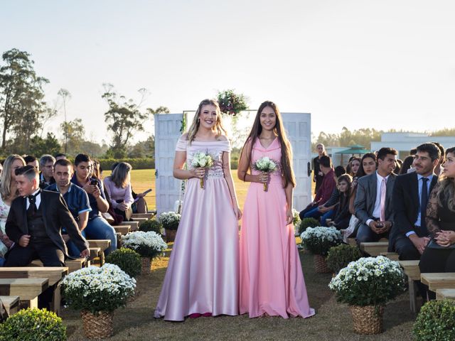 O casamento de Dener e Caliandra  em Balneário Gaivota, Santa Catarina 16