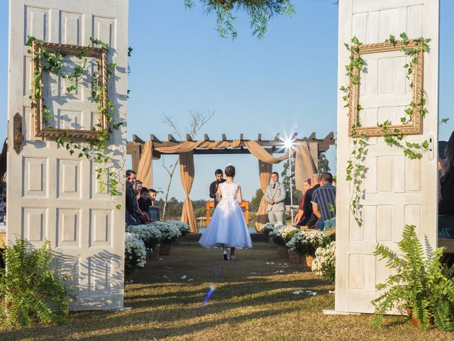 O casamento de Dener e Caliandra  em Balneário Gaivota, Santa Catarina 19