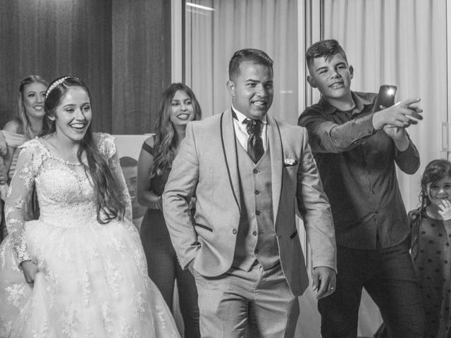 O casamento de Dener e Caliandra  em Balneário Gaivota, Santa Catarina 56