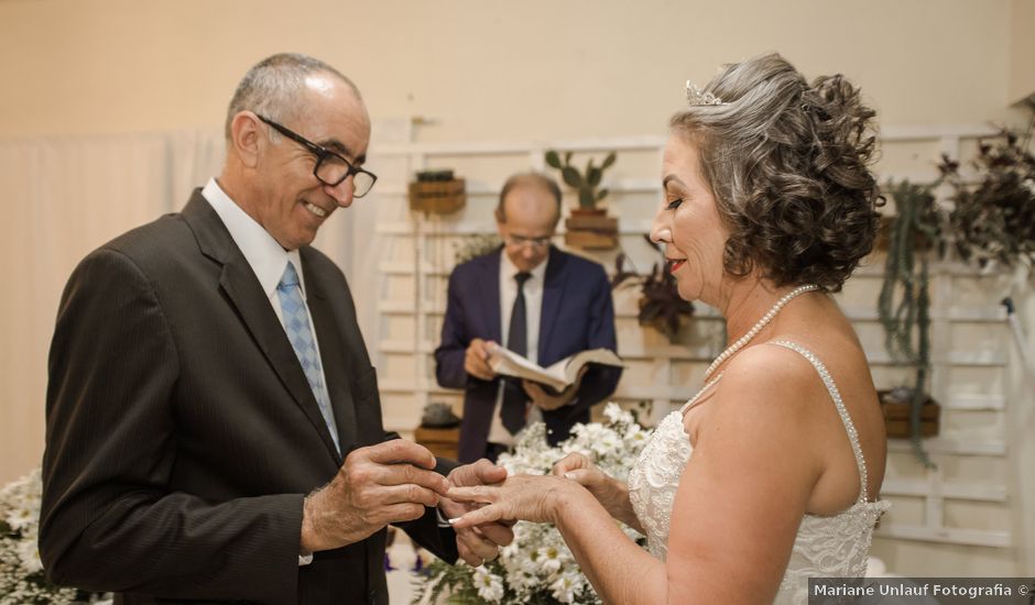 O casamento de João e Rosinete em Araquari, Santa Catarina