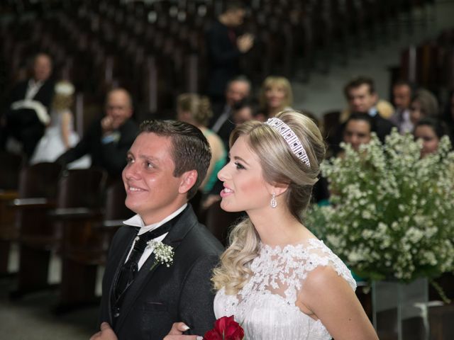 O casamento de Rodrigo e Vanessa em Joinville, Santa Catarina 15