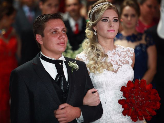 O casamento de Rodrigo e Vanessa em Joinville, Santa Catarina 16