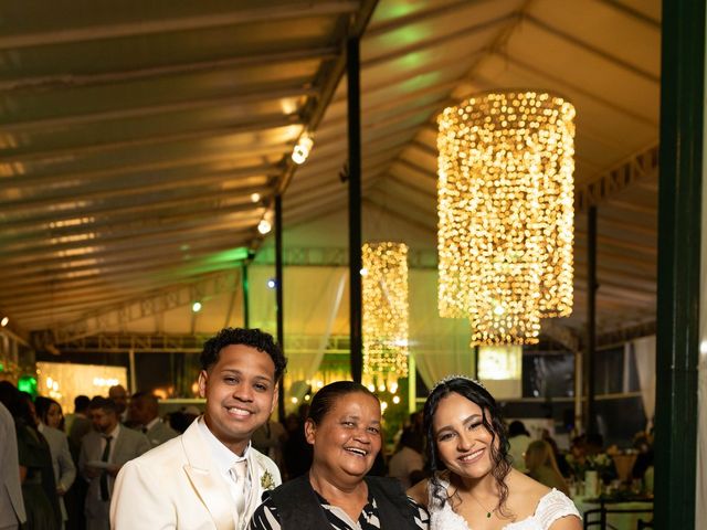 O casamento de Lincon e Emily em Cotia, São Paulo Estado 16