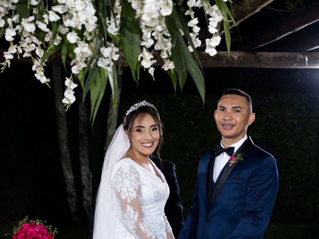 O casamento de Miqueias Moreira da Silva e Érica da Silva Cirqueira em Uberlândia, Minas Gerais 19