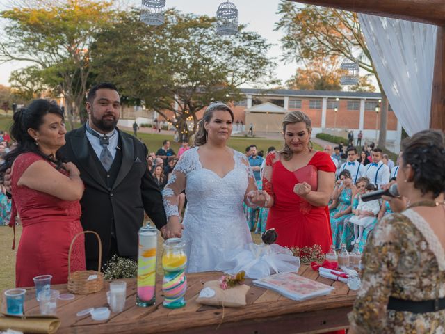 O casamento de Fabio e Larissa  em São Carlos, São Paulo Estado 63