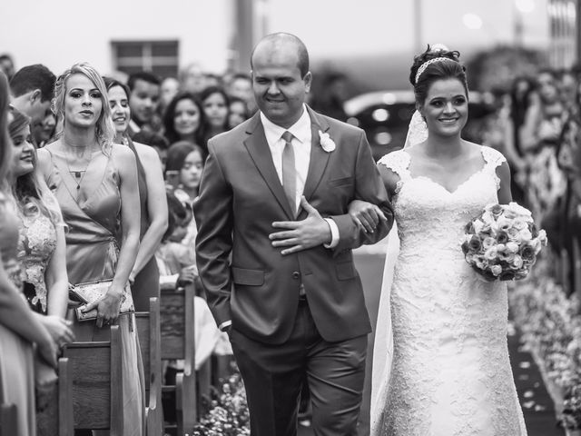 O casamento de Rodrigo e Bárbara em Caetanópolis, Minas Gerais 30