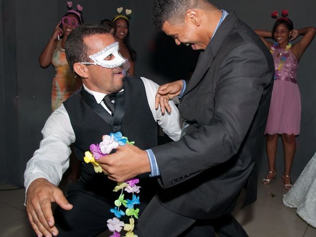 O casamento de Ailton e Adriana em Salvador, Bahia 35