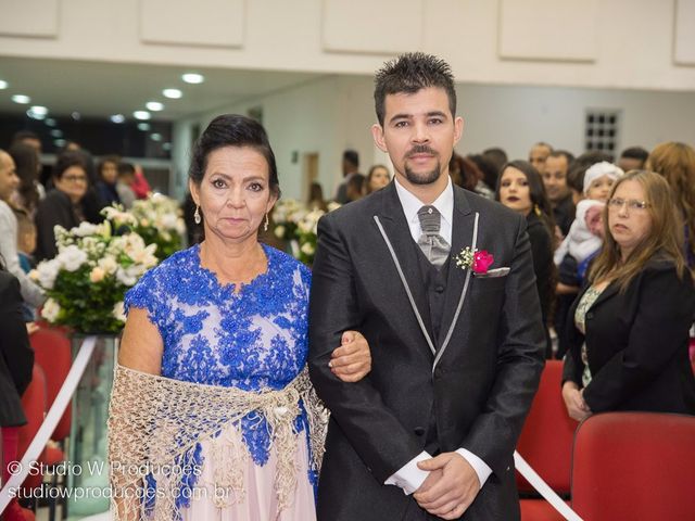 O casamento de Douglas e Regiane em Ribeirão das Neves, Minas Gerais 9