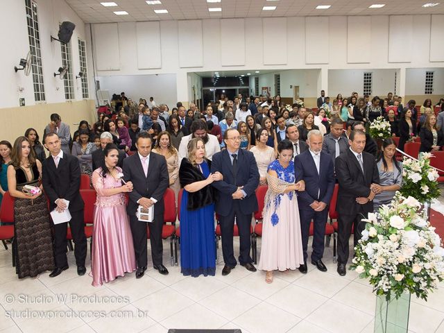 O casamento de Douglas e Regiane em Ribeirão das Neves, Minas Gerais 25