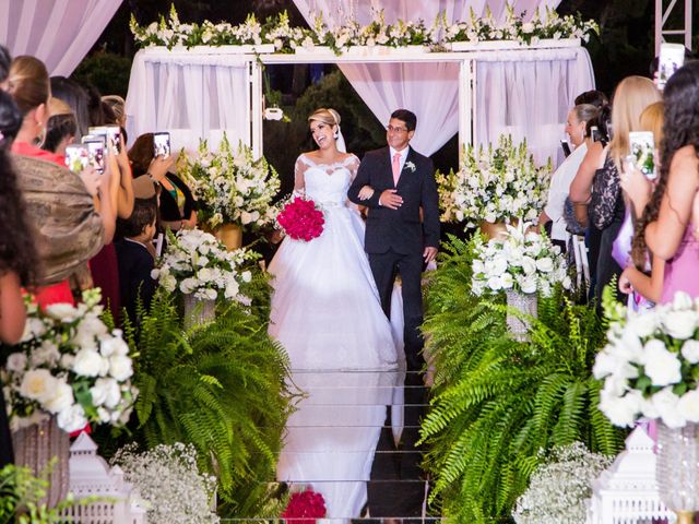 O casamento de Nando e Amanda em Curitiba, Paraná 14