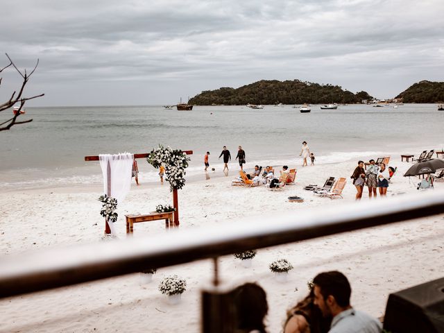 O casamento de Jean e Renata em Bombinhas, Santa Catarina 44