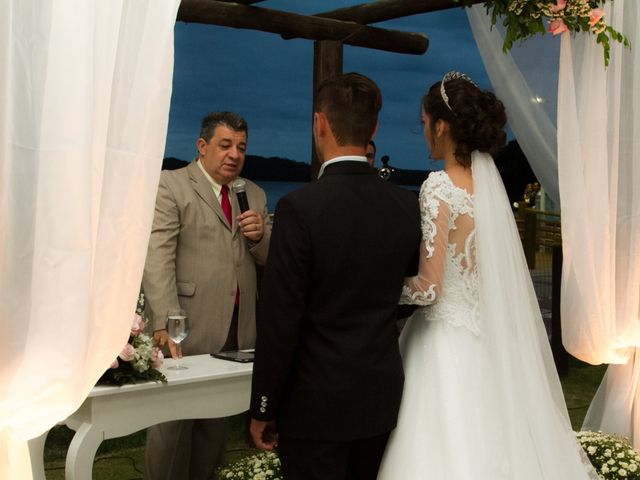 O casamento de Augusto e Samanta em Bombinhas, Santa Catarina 16