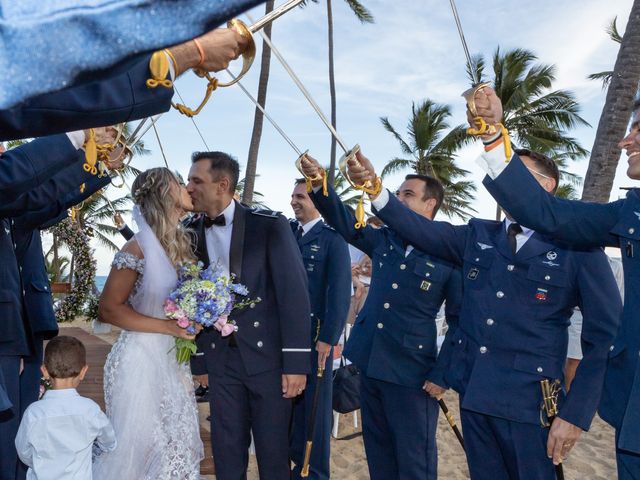 O casamento de Ariella e Leandro em Mata de São João, Bahia 15