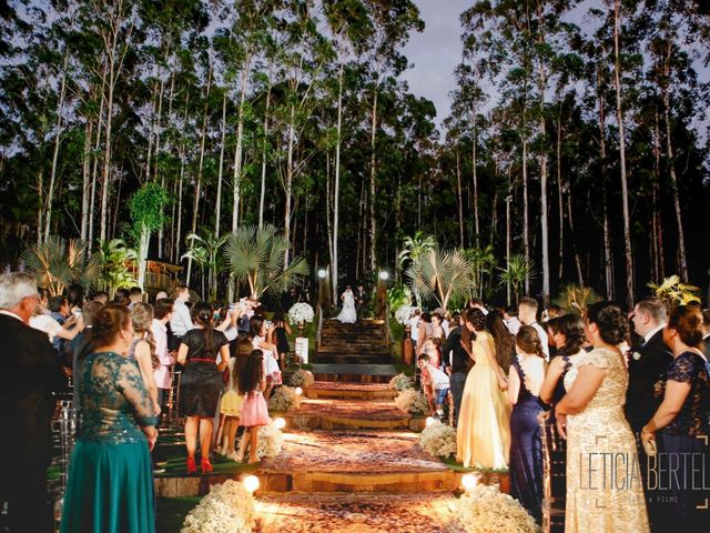 O casamento de Lucas e Larissa em Maringá, Paraná 20