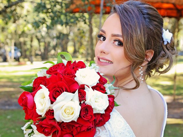 O casamento de Lucas e Carol em Curitiba, Paraná 35