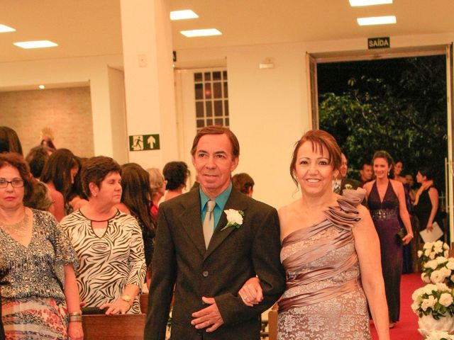 O casamento de Marcelo e Gabriella em Belo Horizonte, Minas Gerais 32