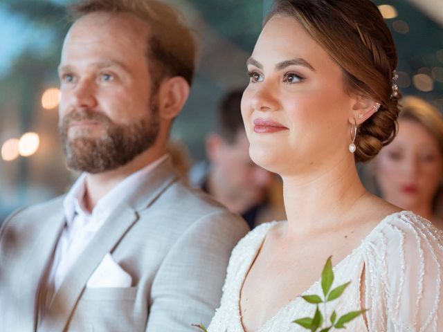 O casamento de Tiago e Caterine em Itajaí, Santa Catarina 30