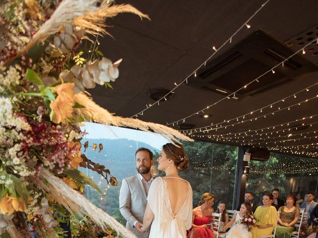 O casamento de Tiago e Caterine em Itajaí, Santa Catarina 42