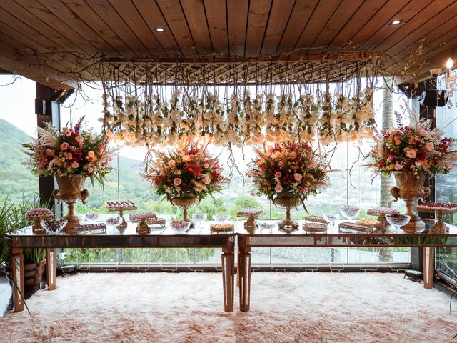 O casamento de Tiago e Caterine em Itajaí, Santa Catarina 55