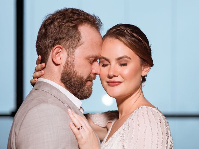 O casamento de Tiago e Caterine em Itajaí, Santa Catarina 70