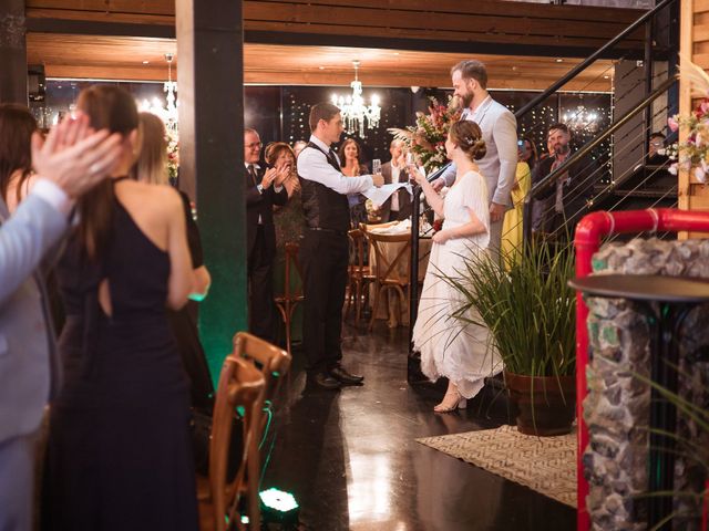 O casamento de Tiago e Caterine em Itajaí, Santa Catarina 85