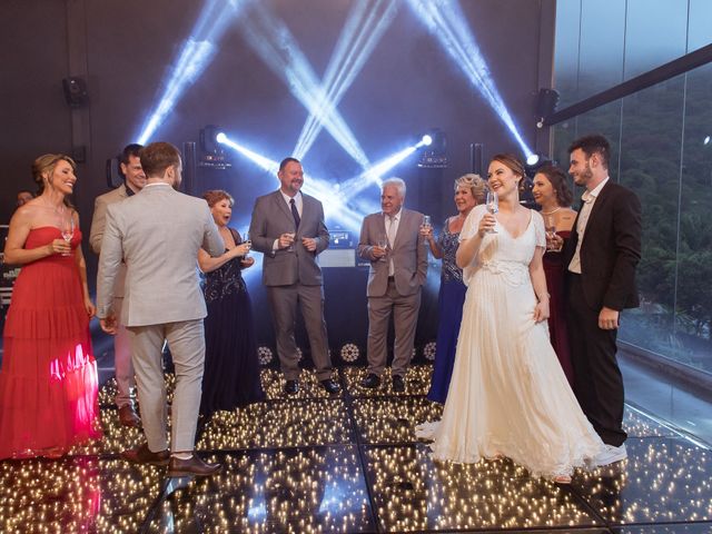 O casamento de Tiago e Caterine em Itajaí, Santa Catarina 86