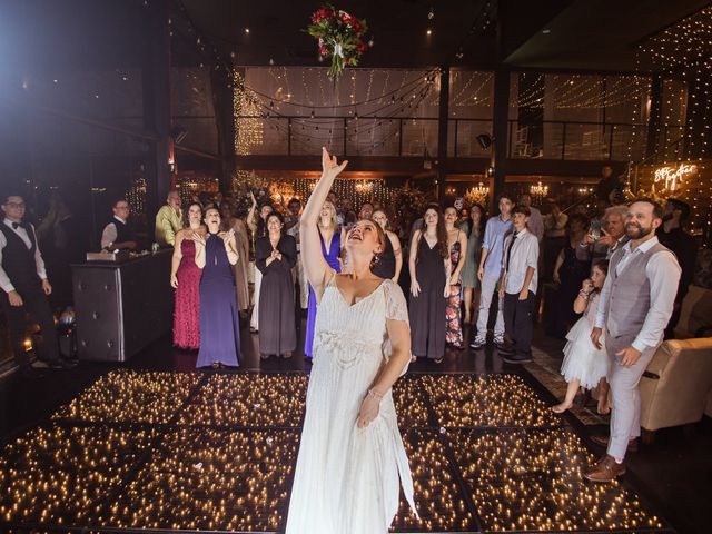 O casamento de Tiago e Caterine em Itajaí, Santa Catarina 107