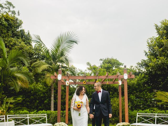 O casamento de Tiago e Stefani em Embu-Guaçu, São Paulo 24