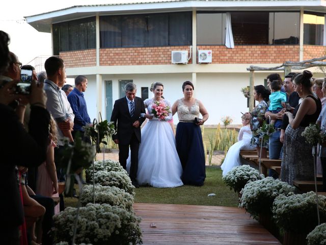 O casamento de Marcelo José  e Leciane  em Porto Barreiro, Paraná 6