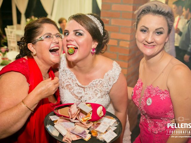 O casamento de Marcos Vinicius e Karina em Massaranduba, Santa Catarina 304