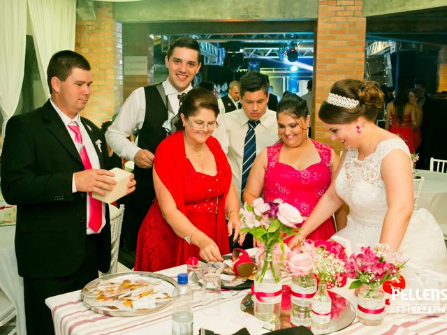 O casamento de Marcos Vinicius e Karina em Massaranduba, Santa Catarina 305