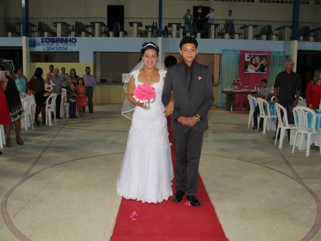 O casamento de Marco Aurélio e Darlene em Central de Minas, Minas Gerais 18