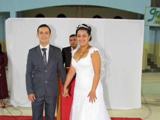 O casamento de Marco Aurélio e Darlene em Central de Minas, Minas Gerais 26