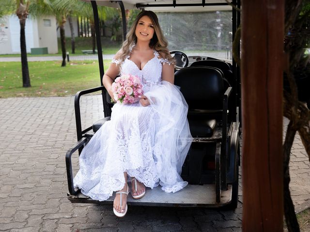 O casamento de Douglas e Helen em Mata de São João, Bahia 2