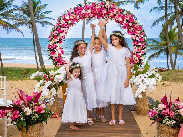 O casamento de Douglas e Helen em Mata de São João, Bahia 4