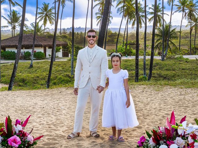 O casamento de Douglas e Helen em Mata de São João, Bahia 5