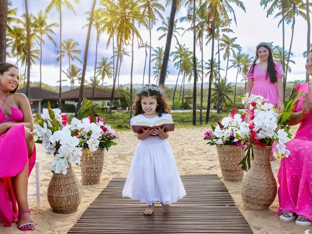 O casamento de Douglas e Helen em Mata de São João, Bahia 6