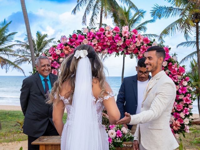 O casamento de Douglas e Helen em Mata de São João, Bahia 14