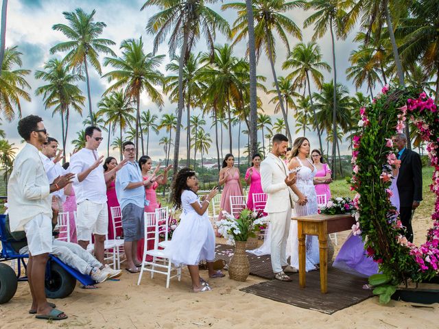 O casamento de Douglas e Helen em Mata de São João, Bahia 19