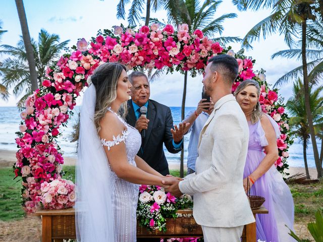 O casamento de Douglas e Helen em Mata de São João, Bahia 26