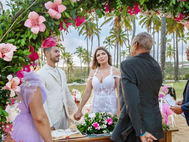 O casamento de Douglas e Helen em Mata de São João, Bahia 29