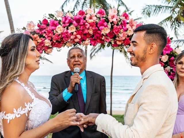 O casamento de Douglas e Helen em Mata de São João, Bahia 33