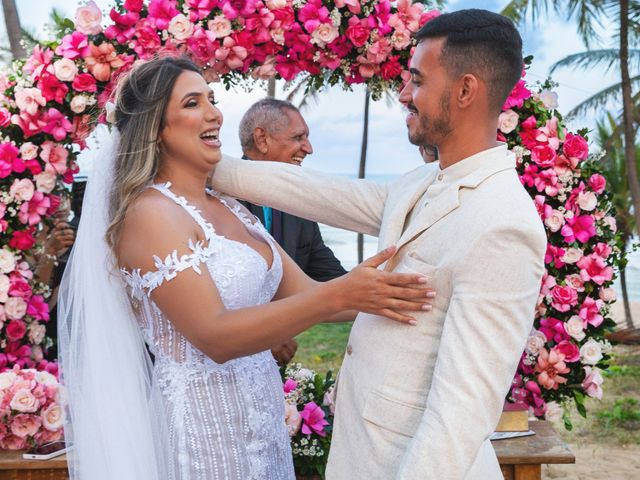 O casamento de Douglas e Helen em Mata de São João, Bahia 38