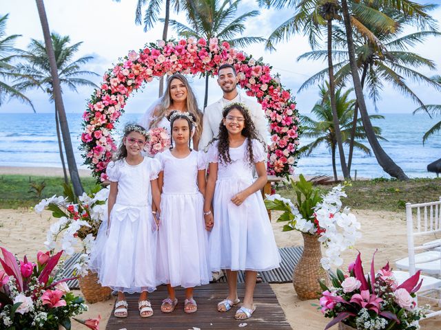 O casamento de Douglas e Helen em Mata de São João, Bahia 44