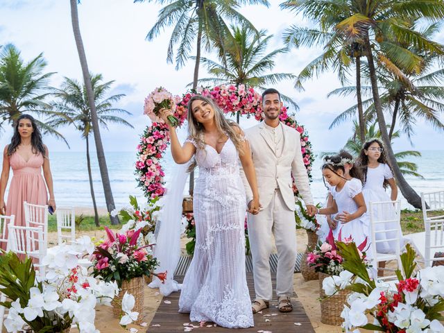 O casamento de Douglas e Helen em Mata de São João, Bahia 47