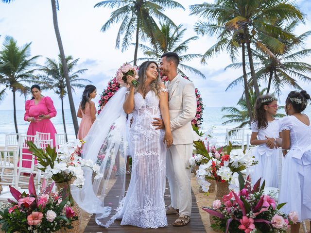 O casamento de Douglas e Helen em Mata de São João, Bahia 49