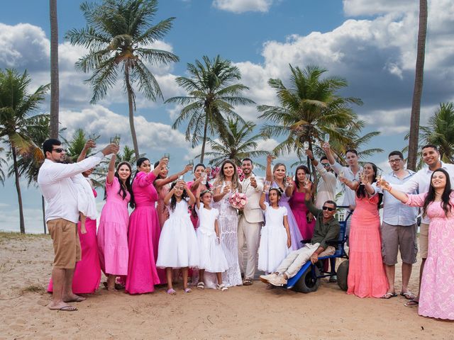 O casamento de Douglas e Helen em Mata de São João, Bahia 50