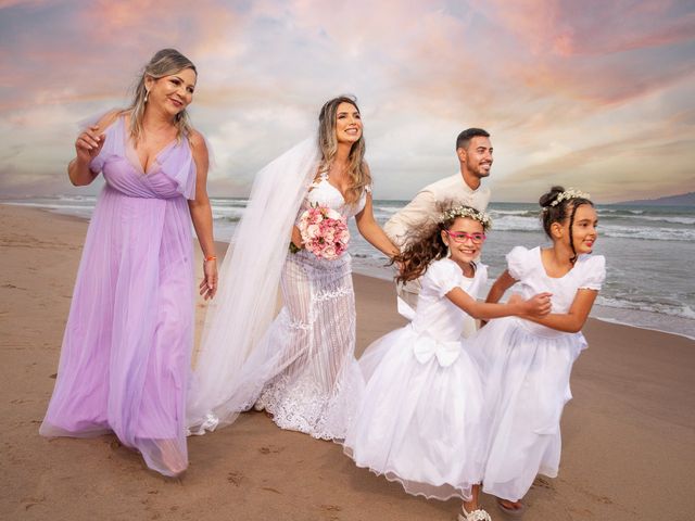 O casamento de Douglas e Helen em Mata de São João, Bahia 53