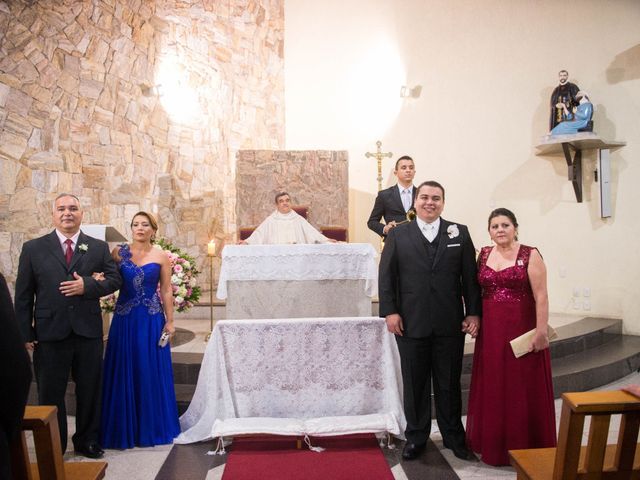 O casamento de Adriano e Camila em Vitória, Espírito Santo 20